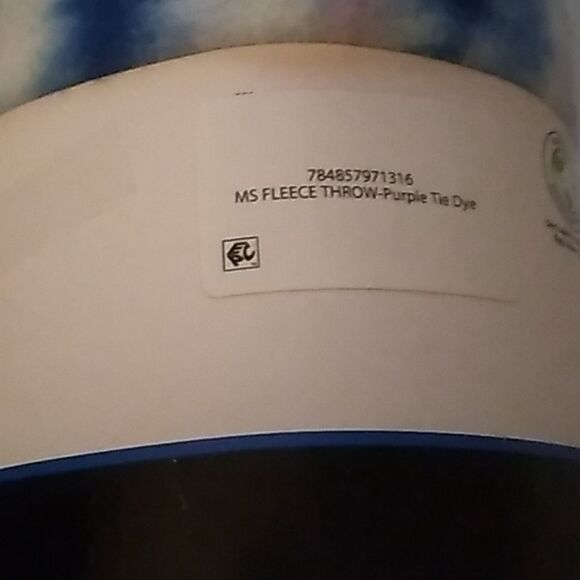 Mainstays Fleece Throw  - Picture 2 of 3